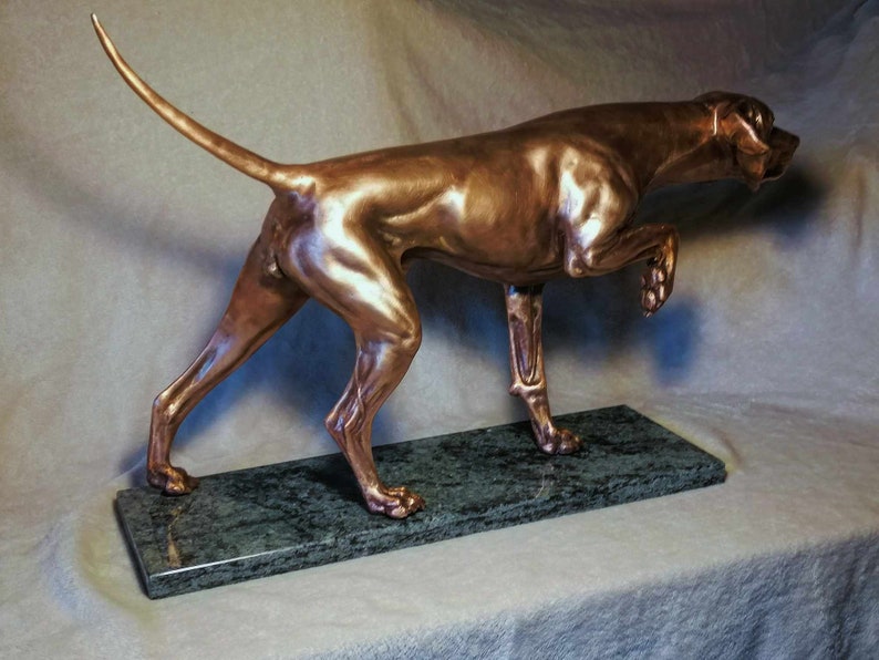 On Point Hungarian Vizsla Bronze Statue